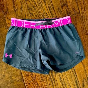 Underarmour youth shorts size M